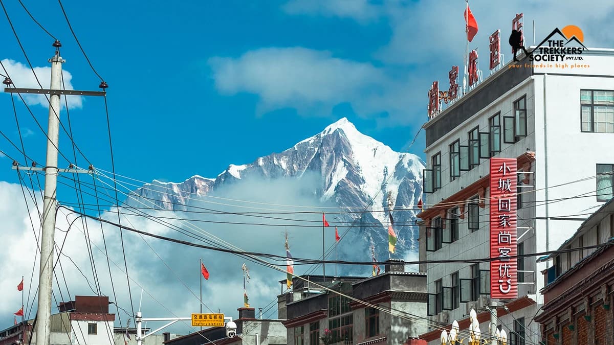 Kyirong-village-mountain